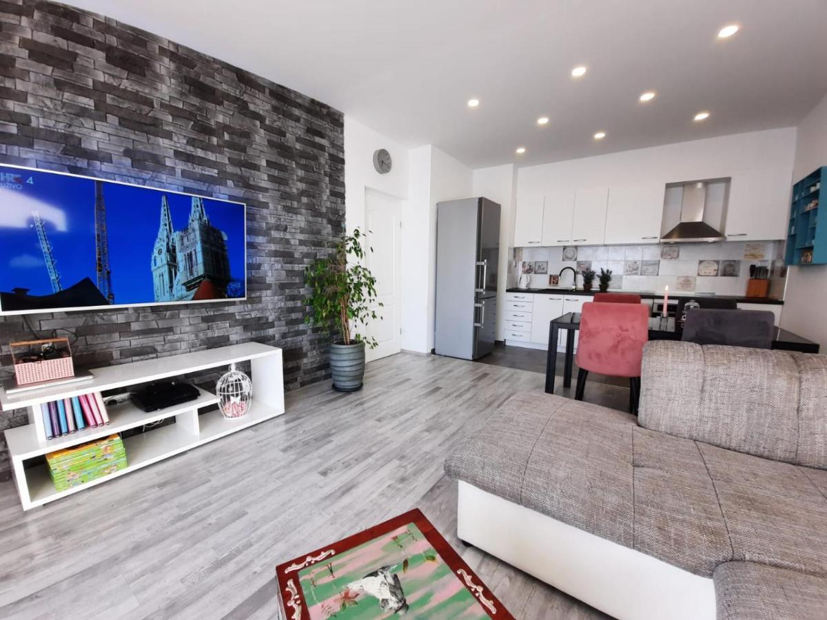 Tilda Apartment